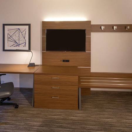 Holiday Inn Express & Suites - Seattle South - Tukwila By Ihg Exterior foto