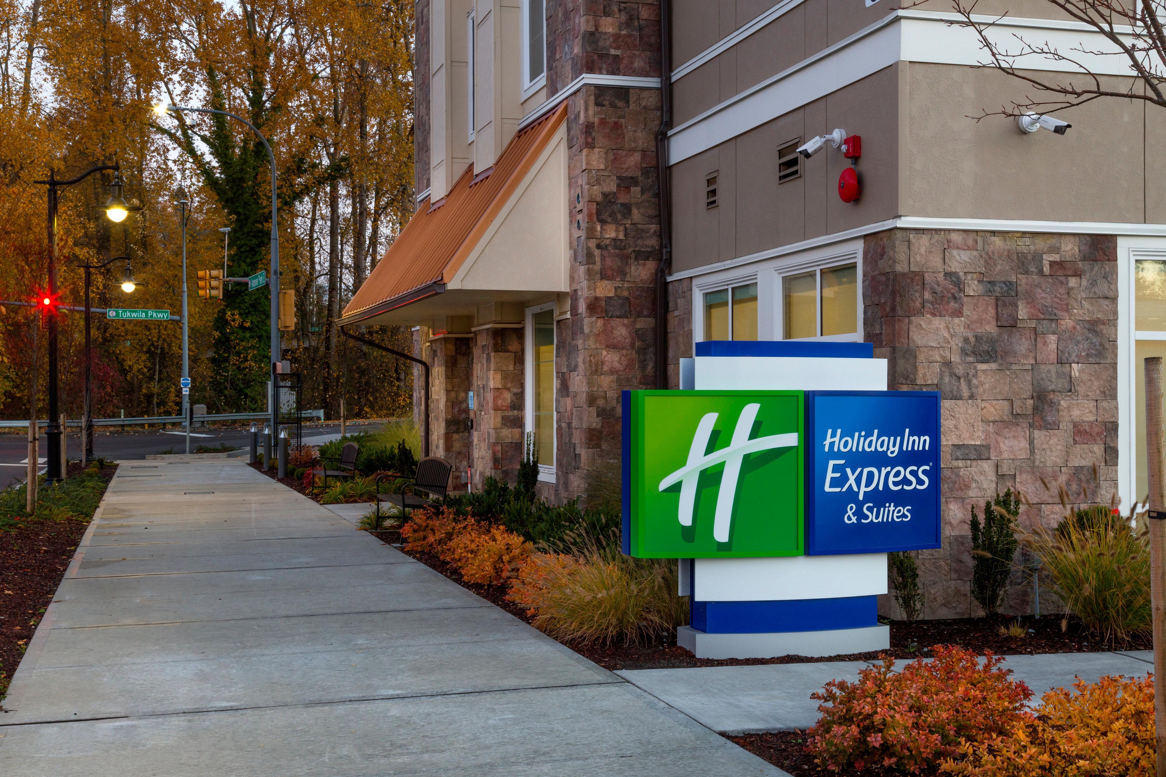 Holiday Inn Express & Suites - Seattle South - Tukwila By Ihg Exterior foto