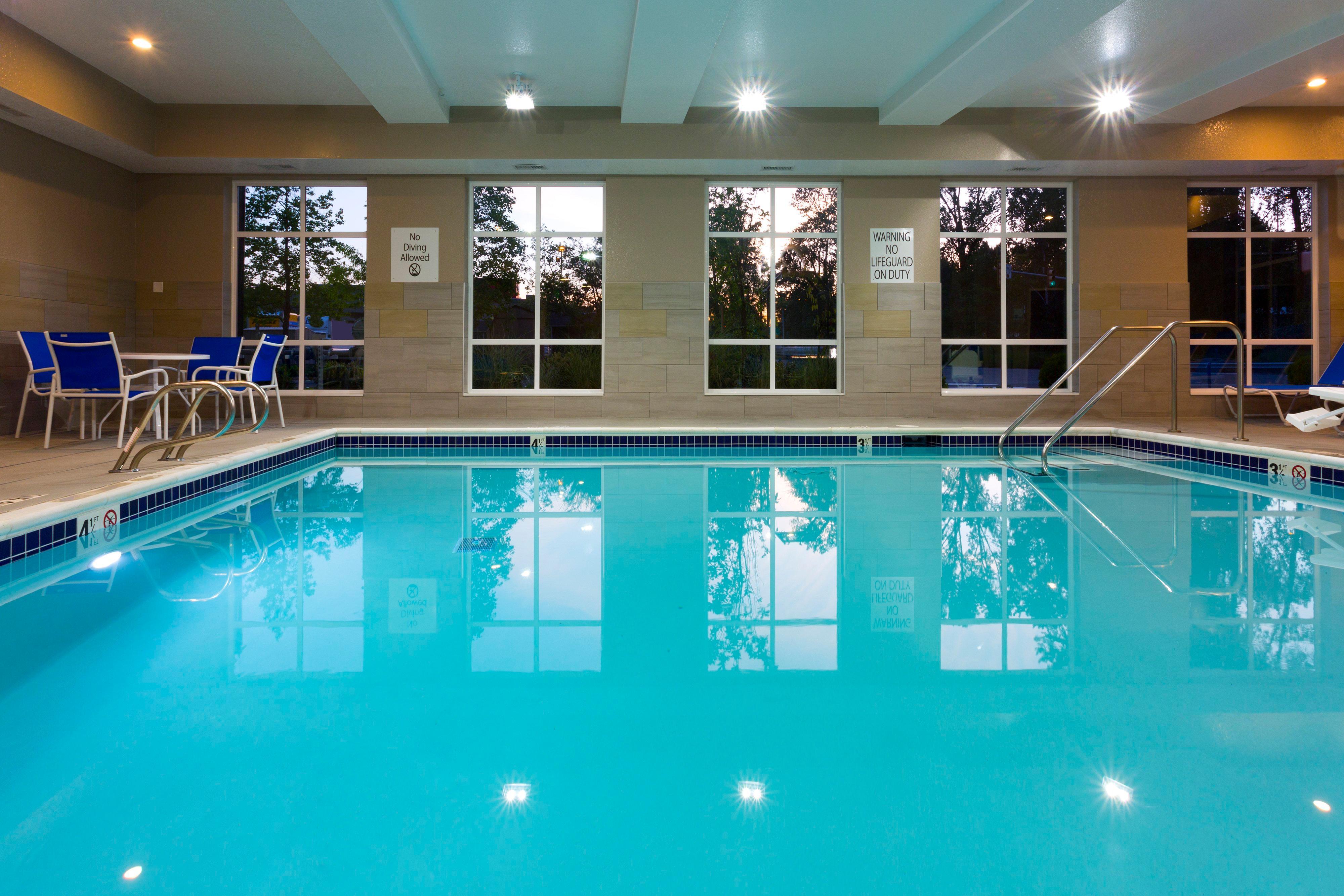 Holiday Inn Express & Suites - Seattle South - Tukwila By Ihg Exterior foto